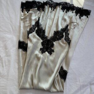 Helsa cream/ivory slip dress with lace lining